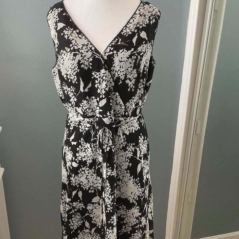 Ann Taylor Black and White Floral Dress